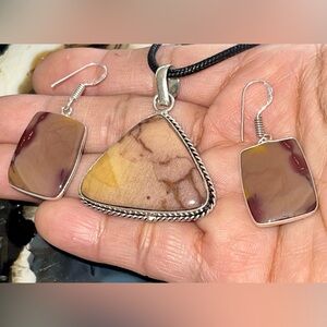 Mookaite Pendant & Earrings Set